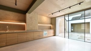 Ehnen-Maison-Haut-standing-Architecte-CFA-CFArchitectes-Luxembourg-intérieur-interior-luxe-patrimoine-terrazzo-bois-cuisine-patio
